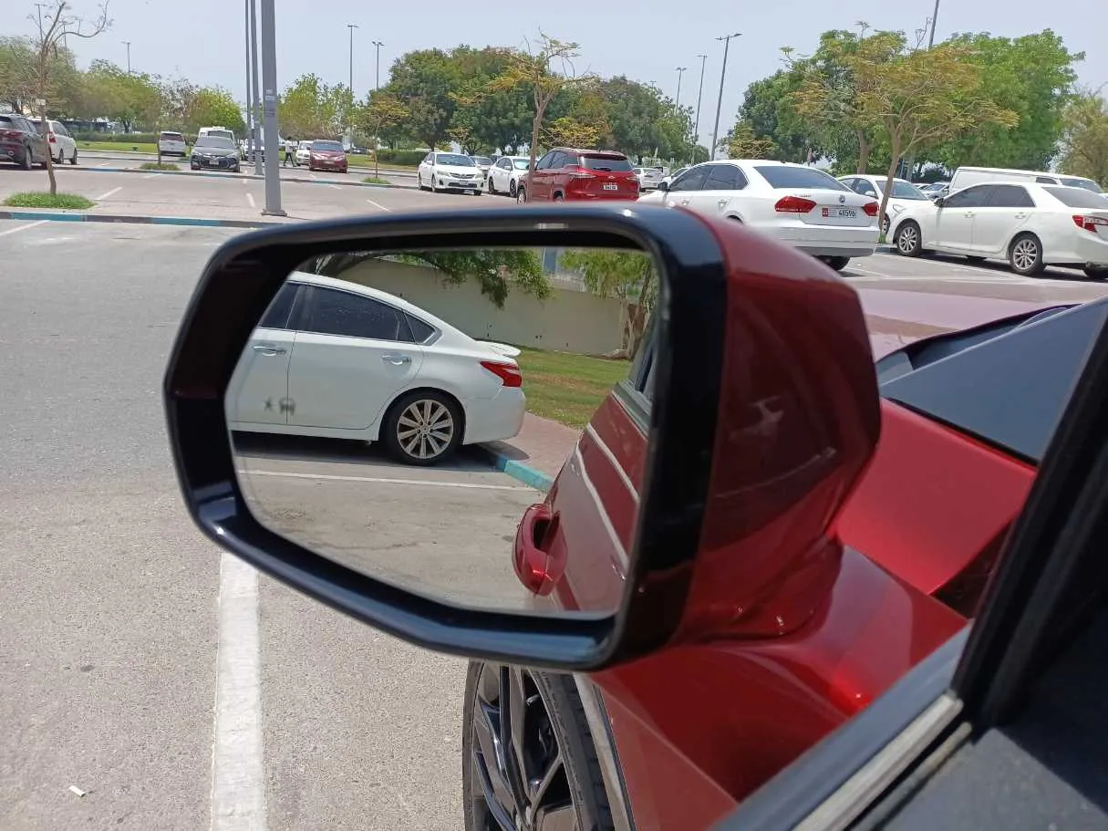 Car image 19