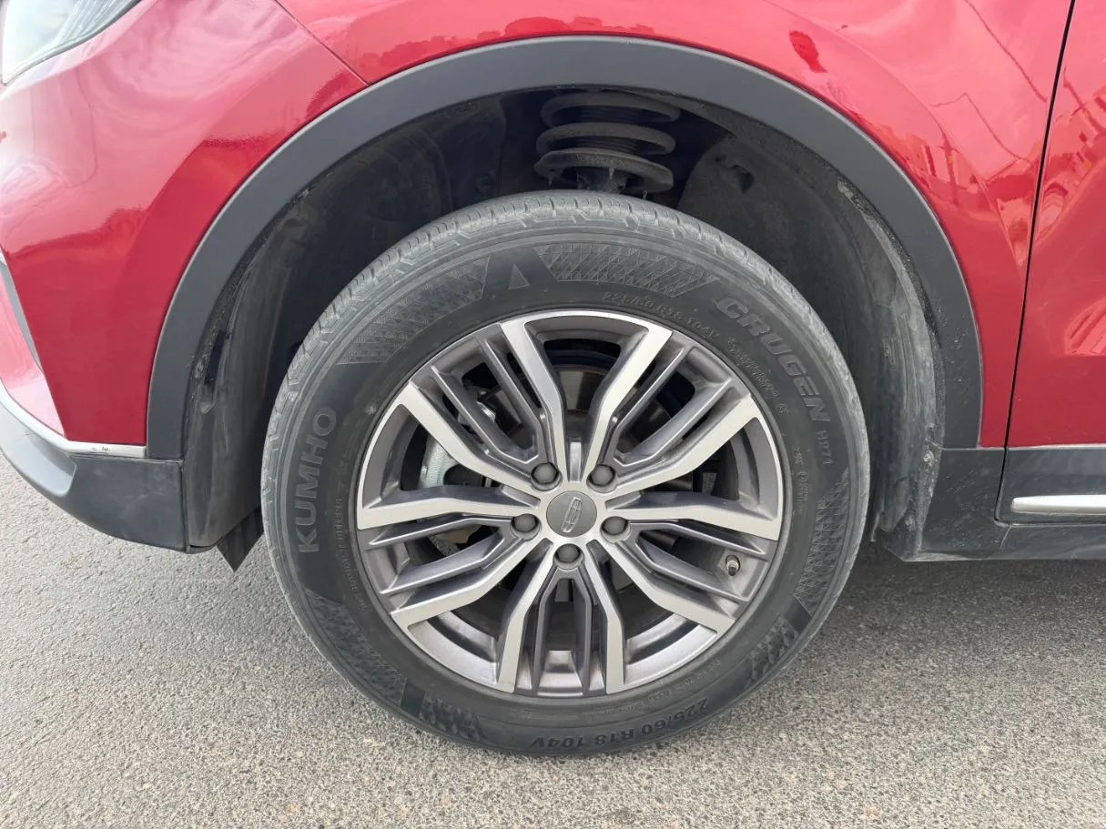 Car image 9