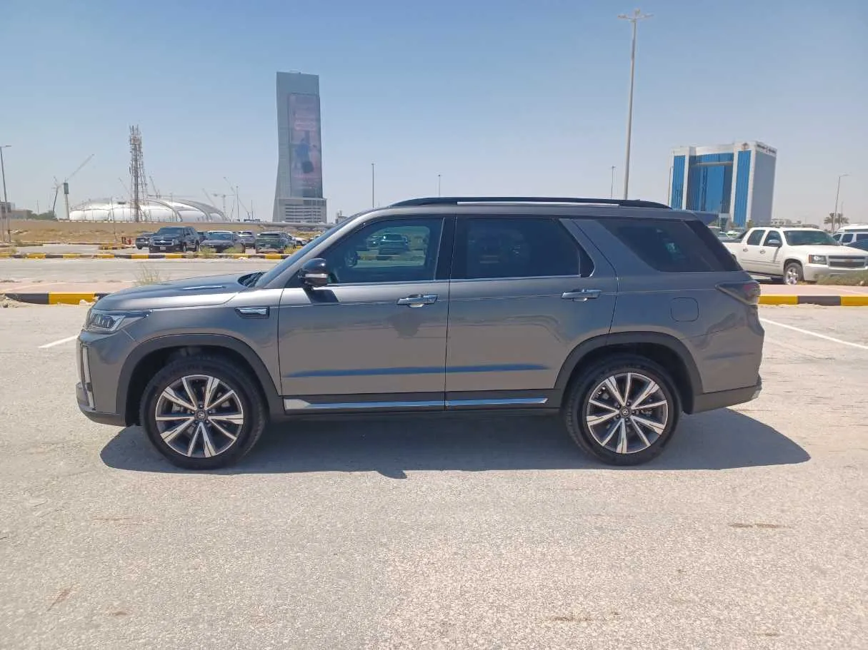 Car image 8