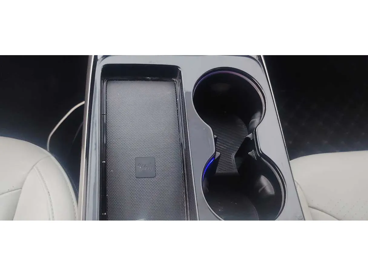 Car image 29