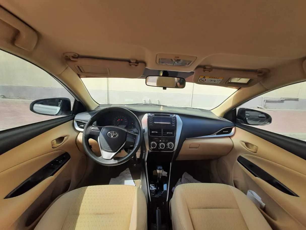 Car image 17