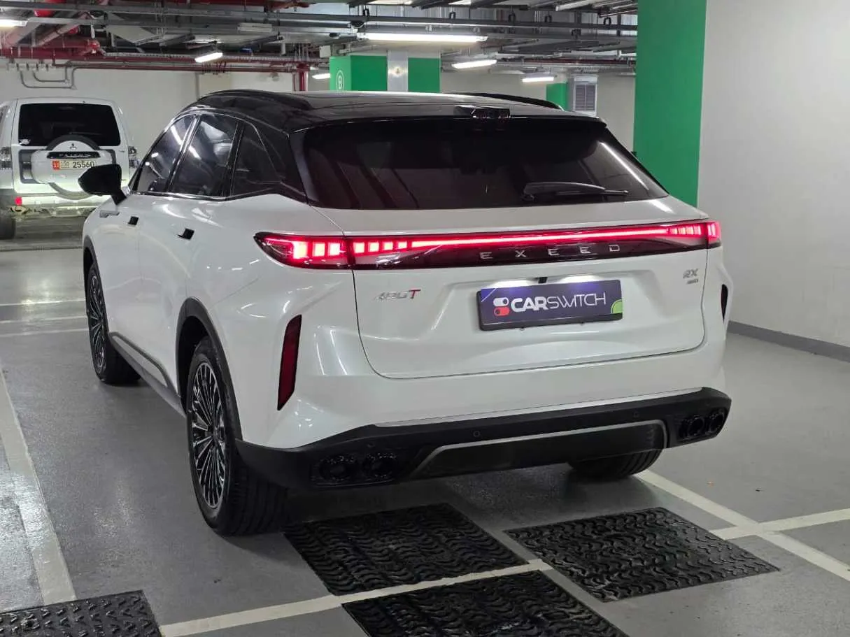 Car image 7