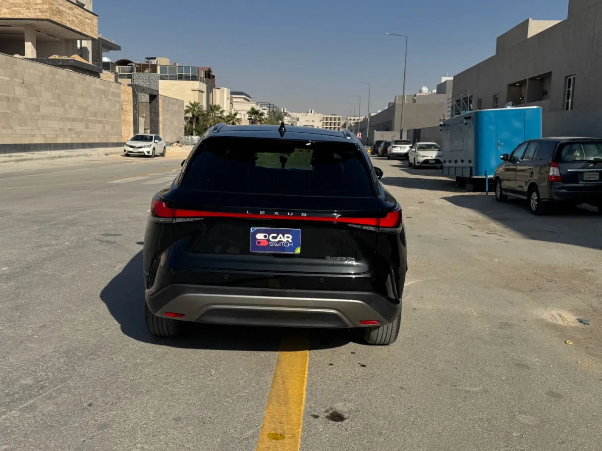 Car image 6