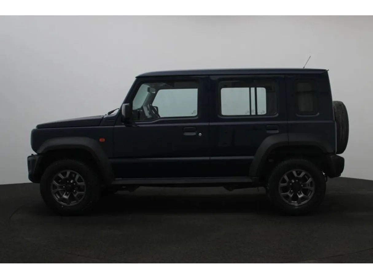 Car image 3