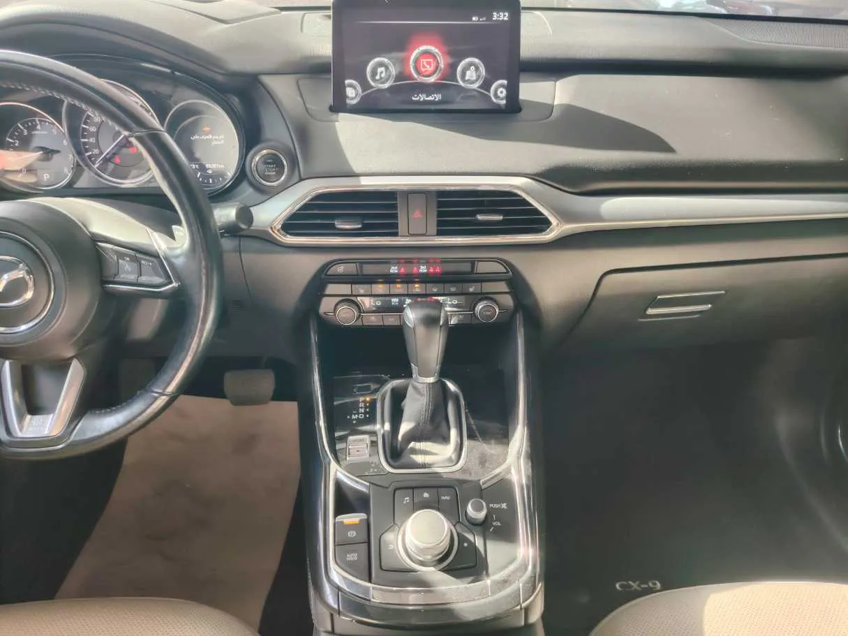 Car image 28