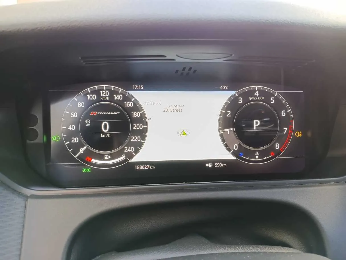 Car image 18