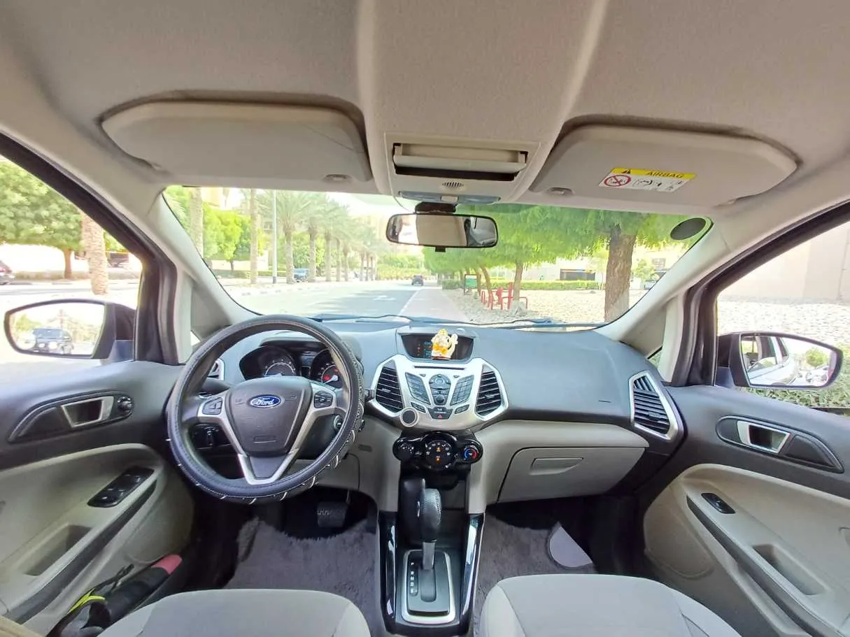 Car image 17