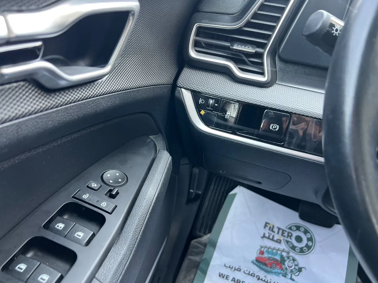 Car image 23