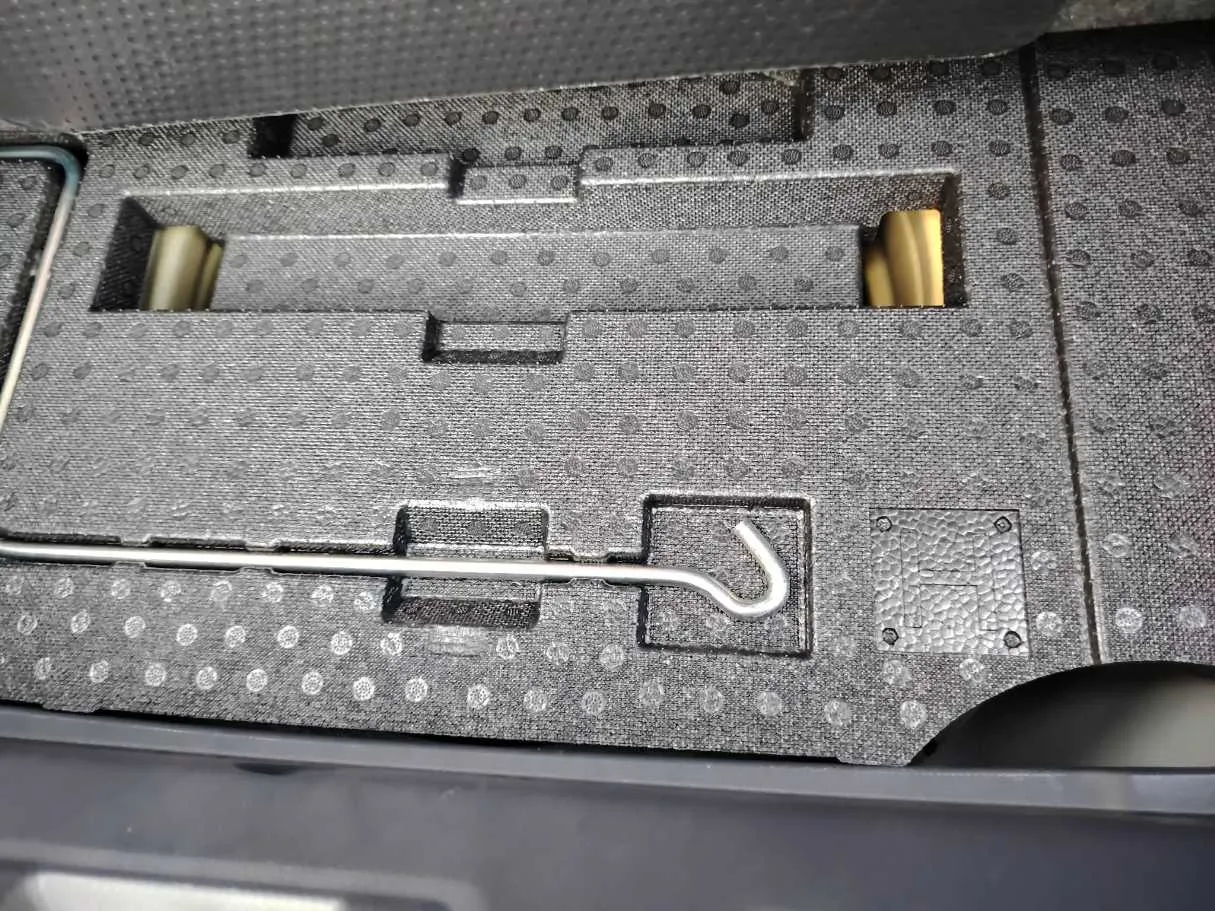 Car image 42