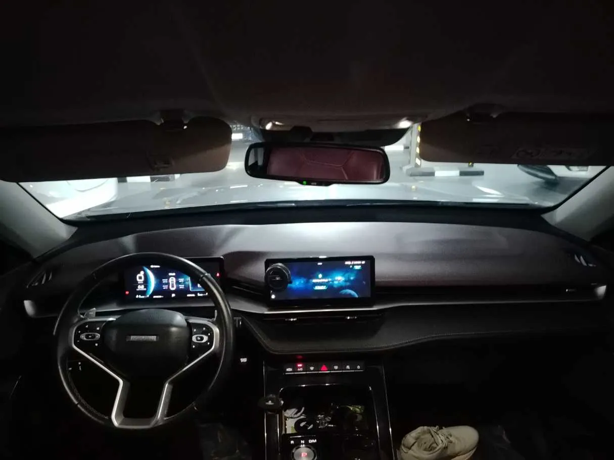 Car image 13