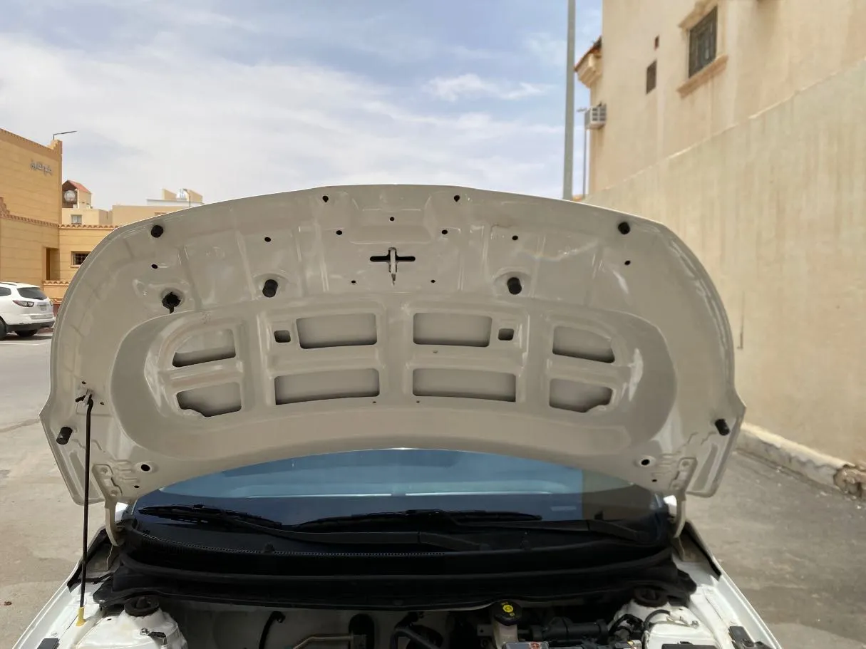 Car image 23