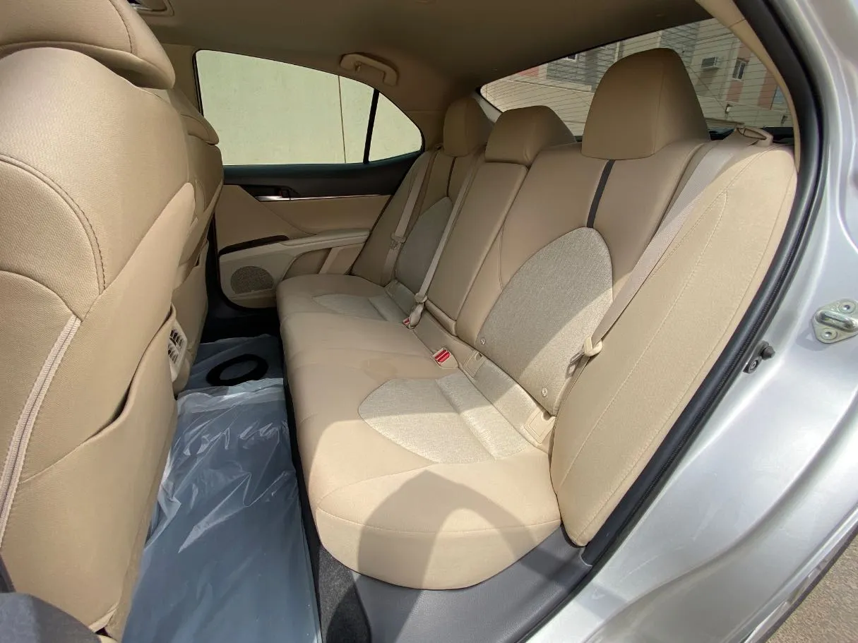 Car image 13