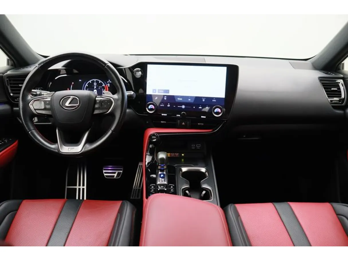 Car image 14