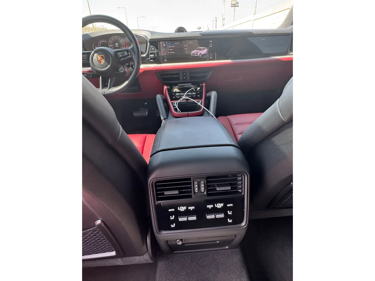 Car image 20
