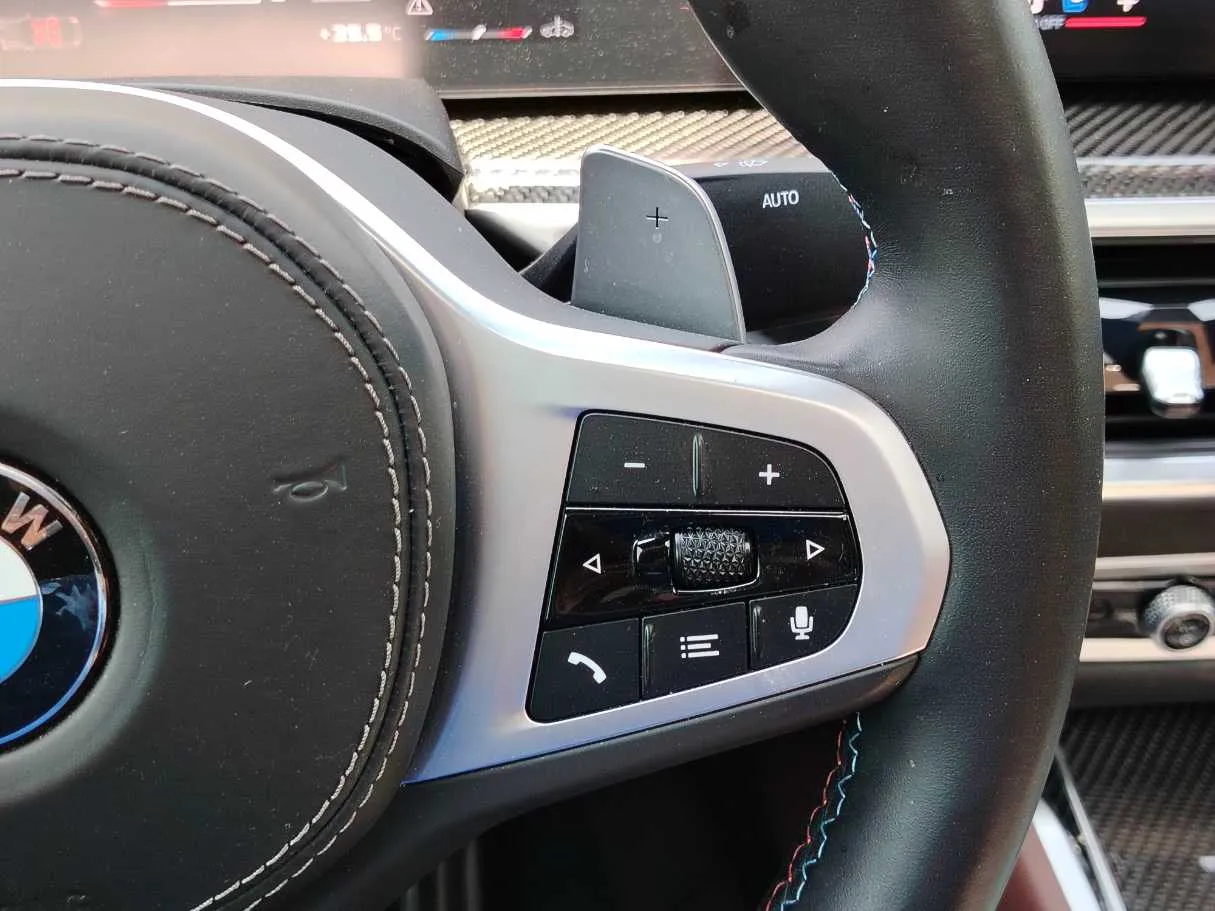 Car image 28