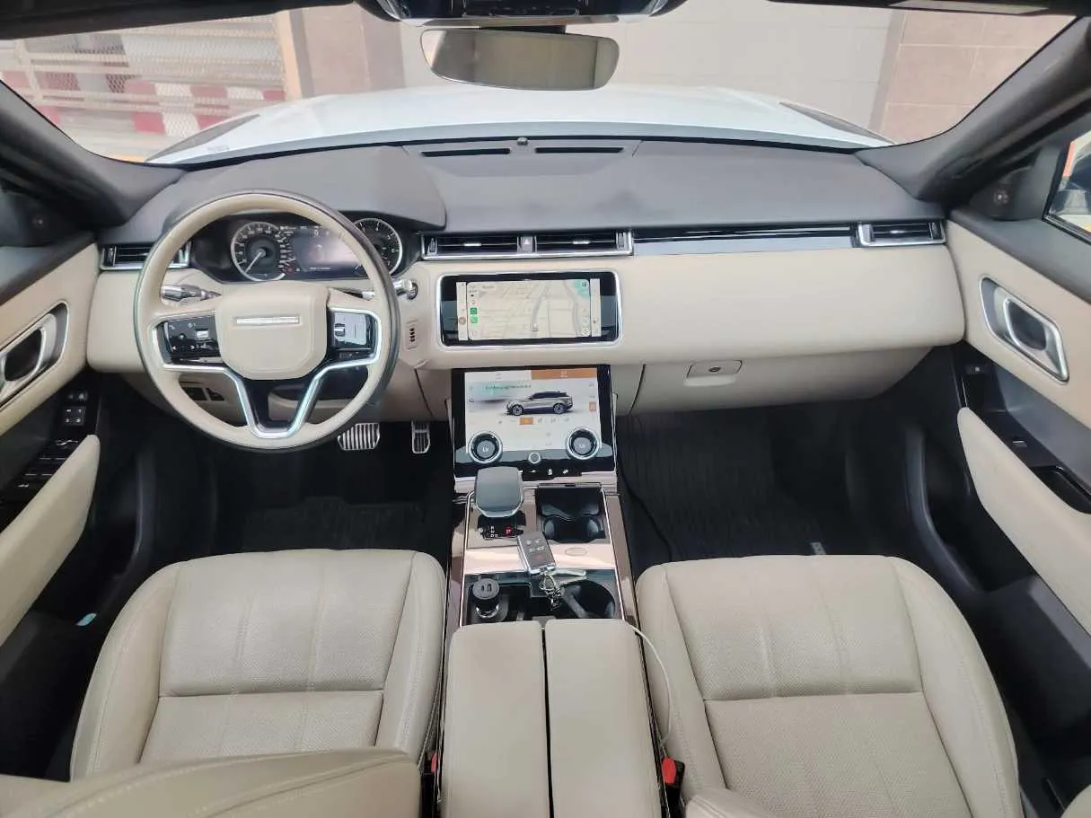 Car image 21