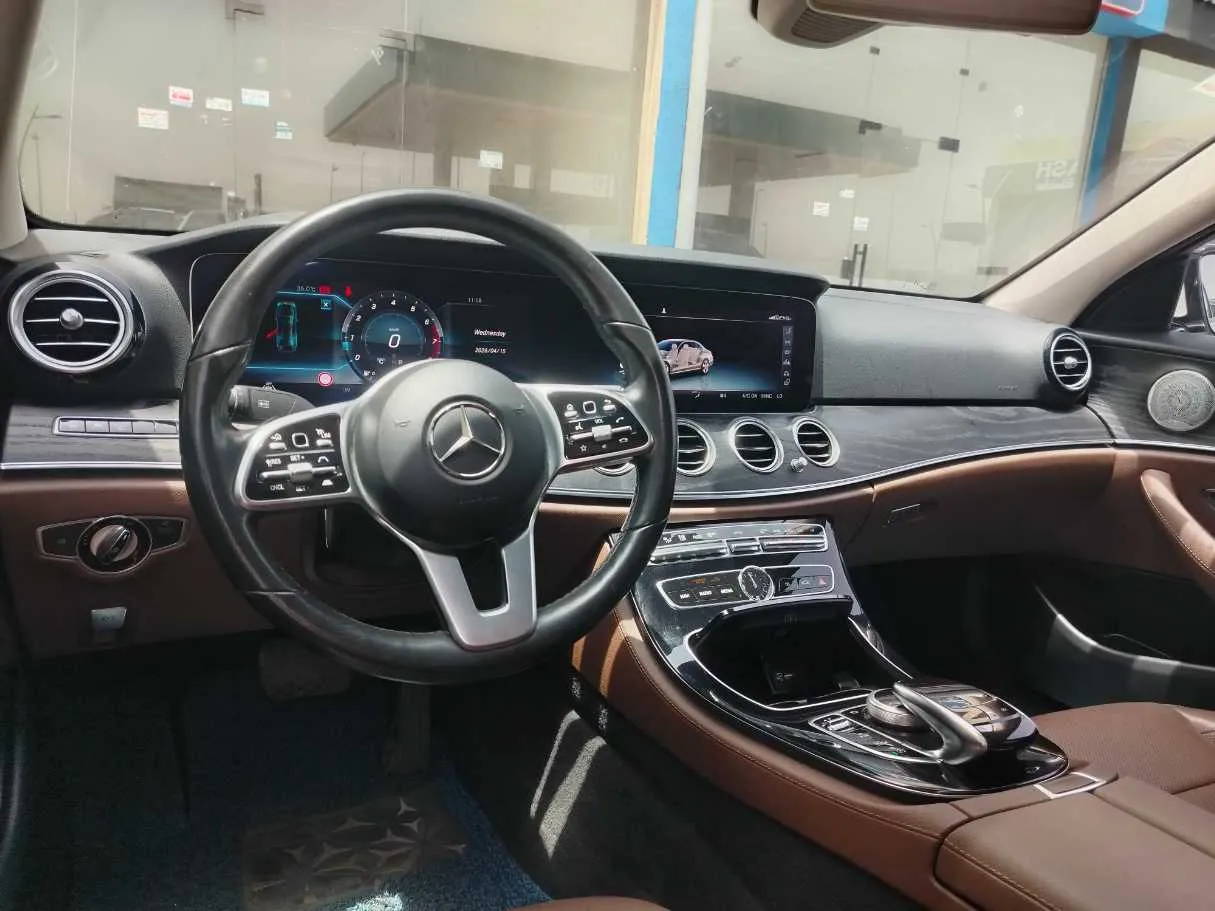 Car image 28