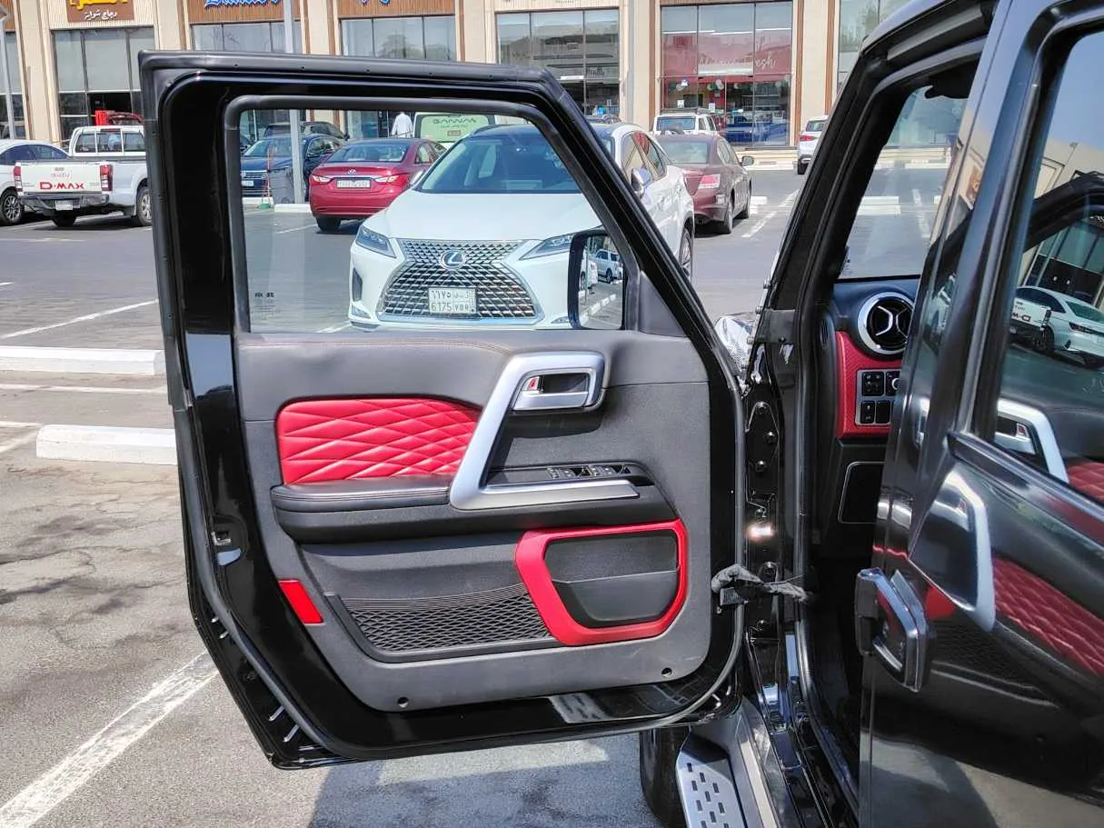 Car image 11