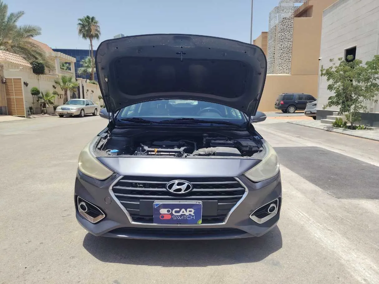 Car image 30