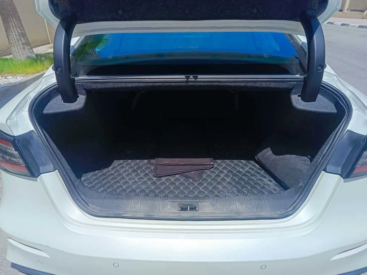 Car image 33