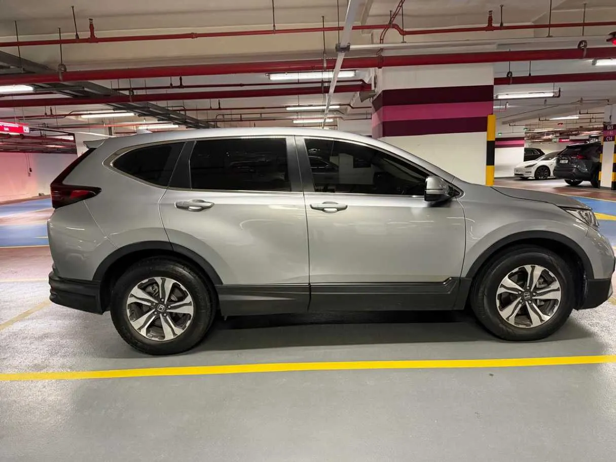 Car image 8