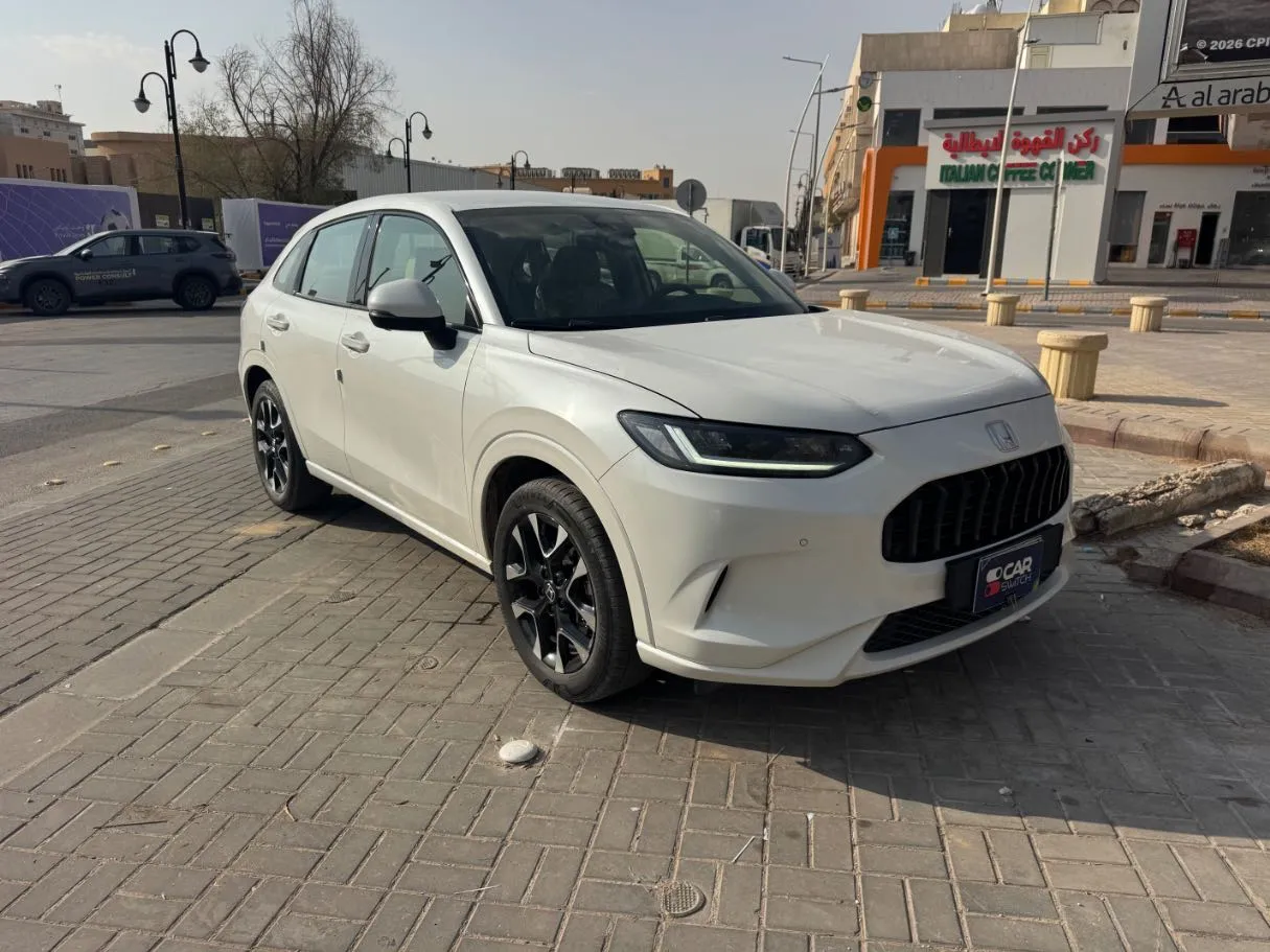 Car image 3