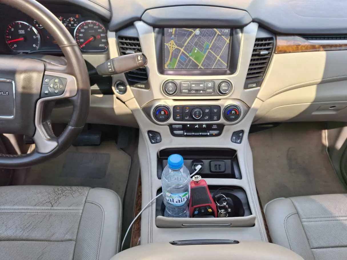 Car image 15