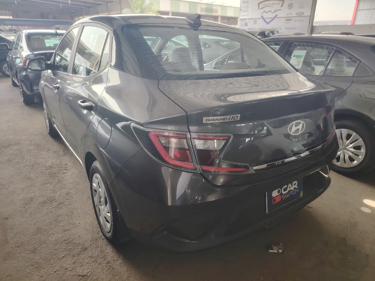 Car image 7