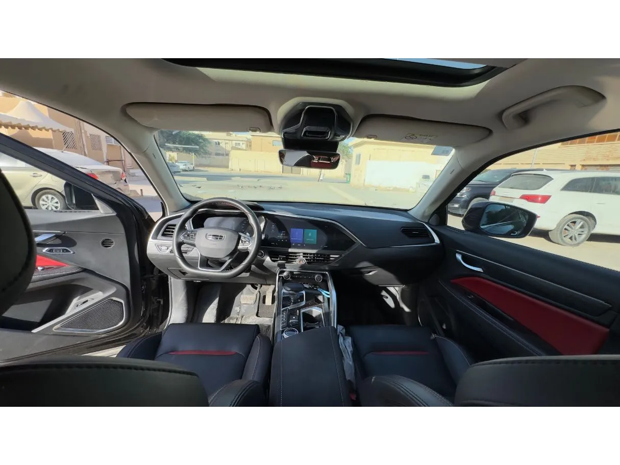 Car image 15