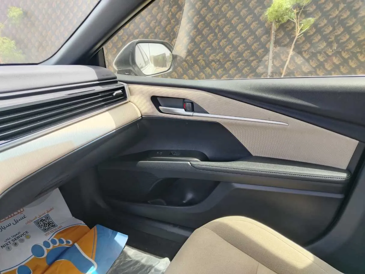 Car image 34