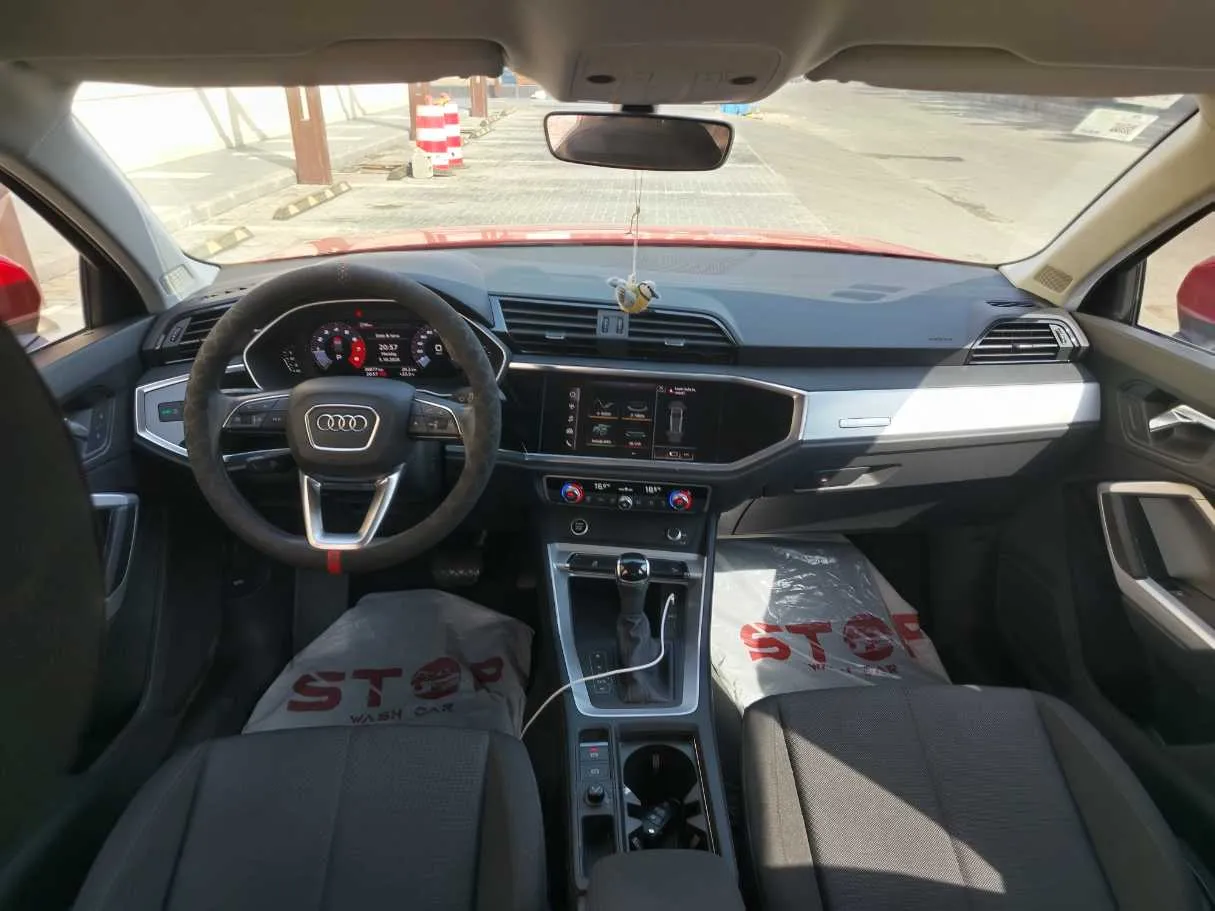 Car image 21