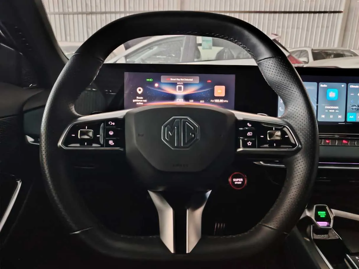 Car image 25