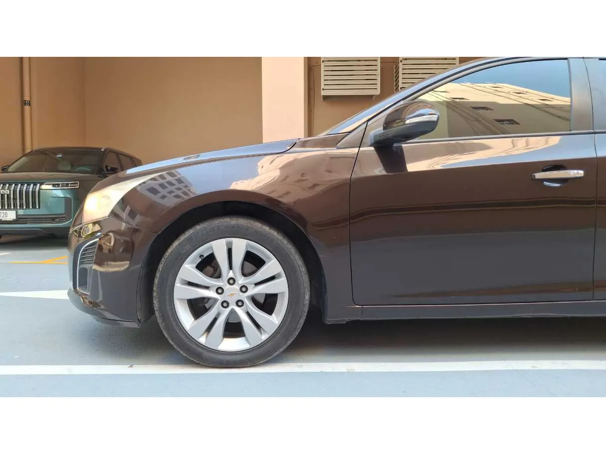 Car image 9