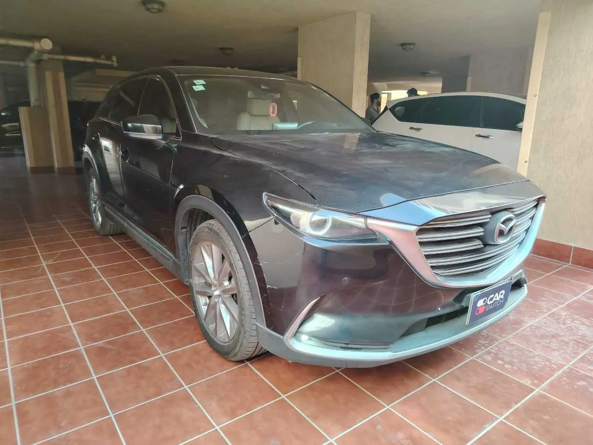 Car image 3
