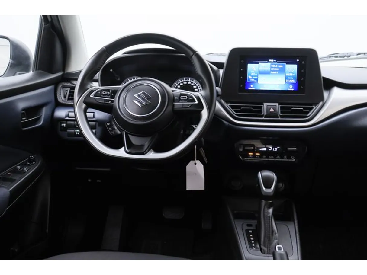 Car image 15