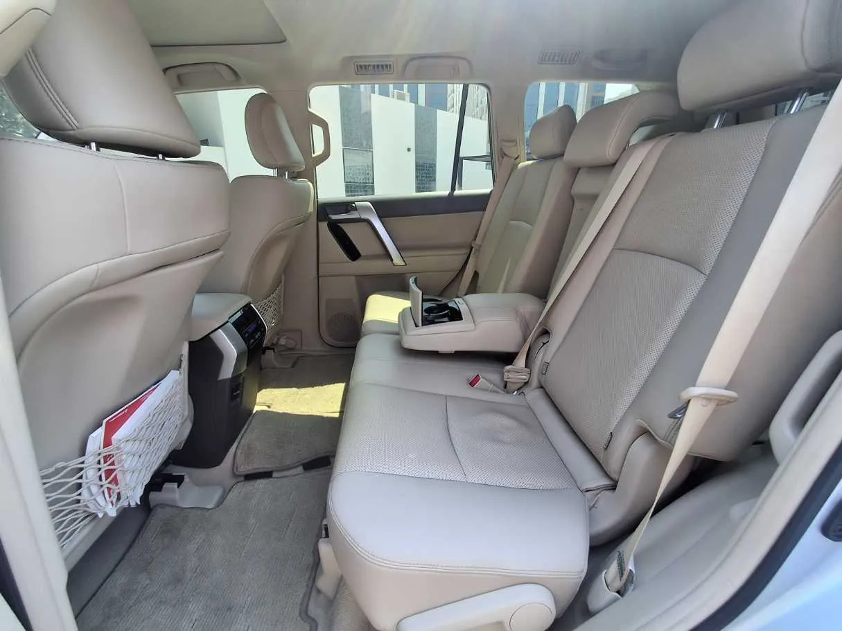 Car image 13