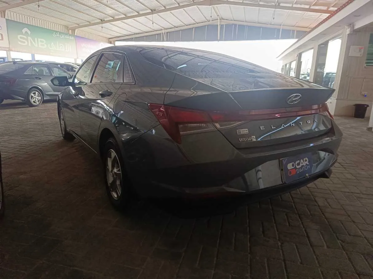 Car image 6