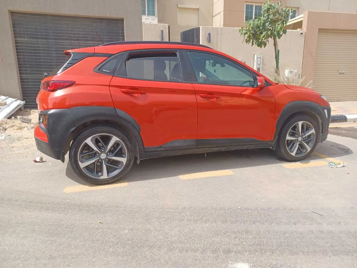 Car image 4