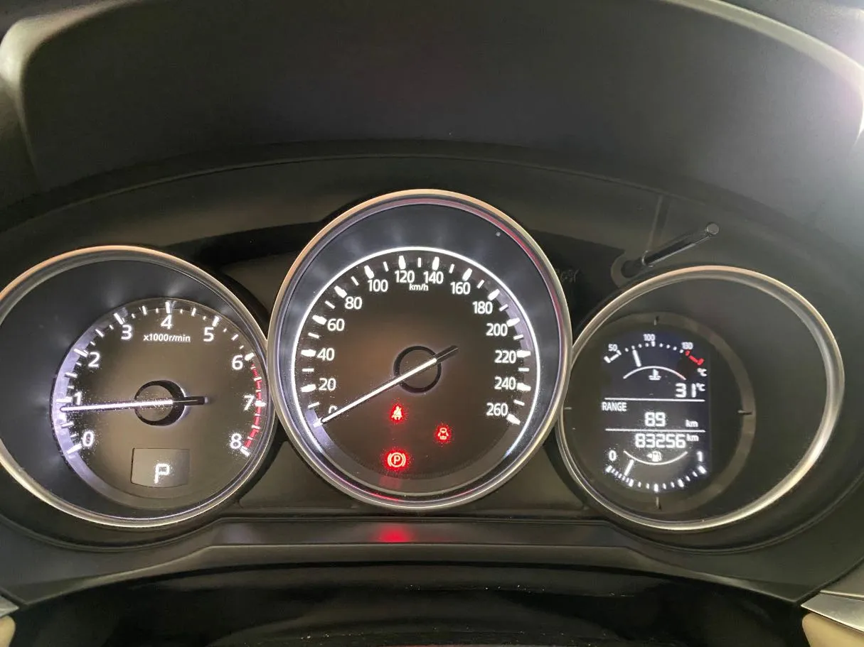 Car image 16