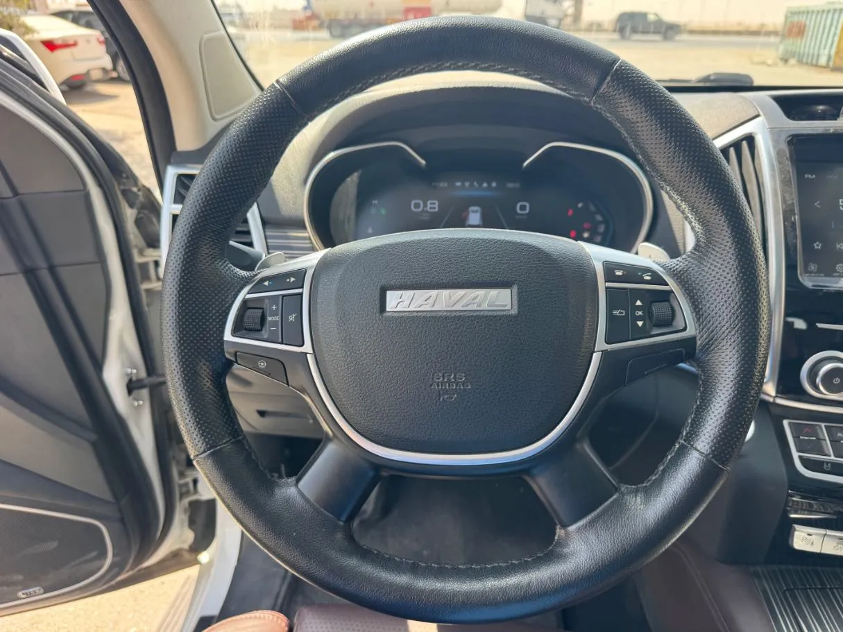 Car image 17