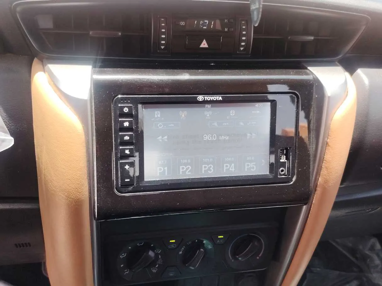 Car image 17