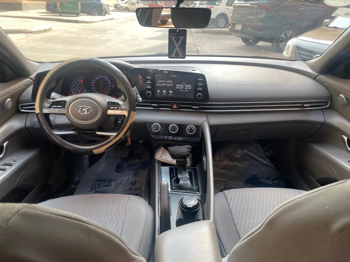 Car image 17