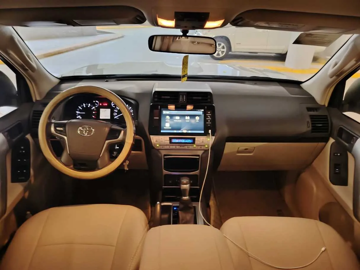 Car image 23