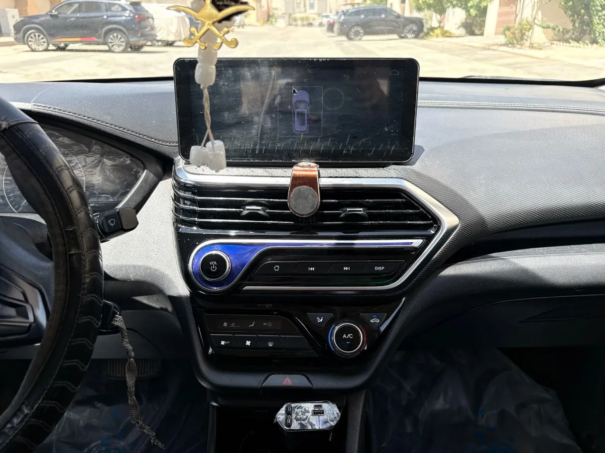 Car image 20