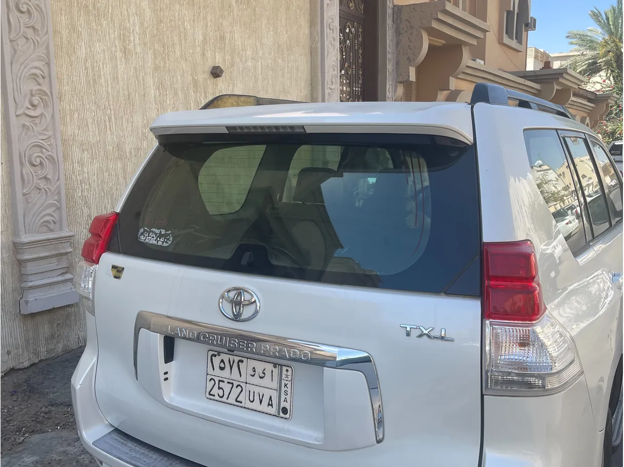 Car image 9