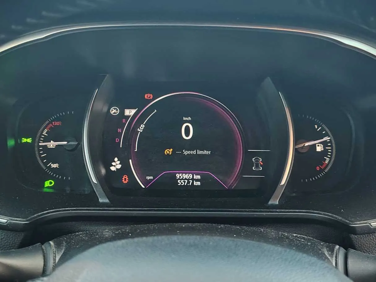 Car image 23