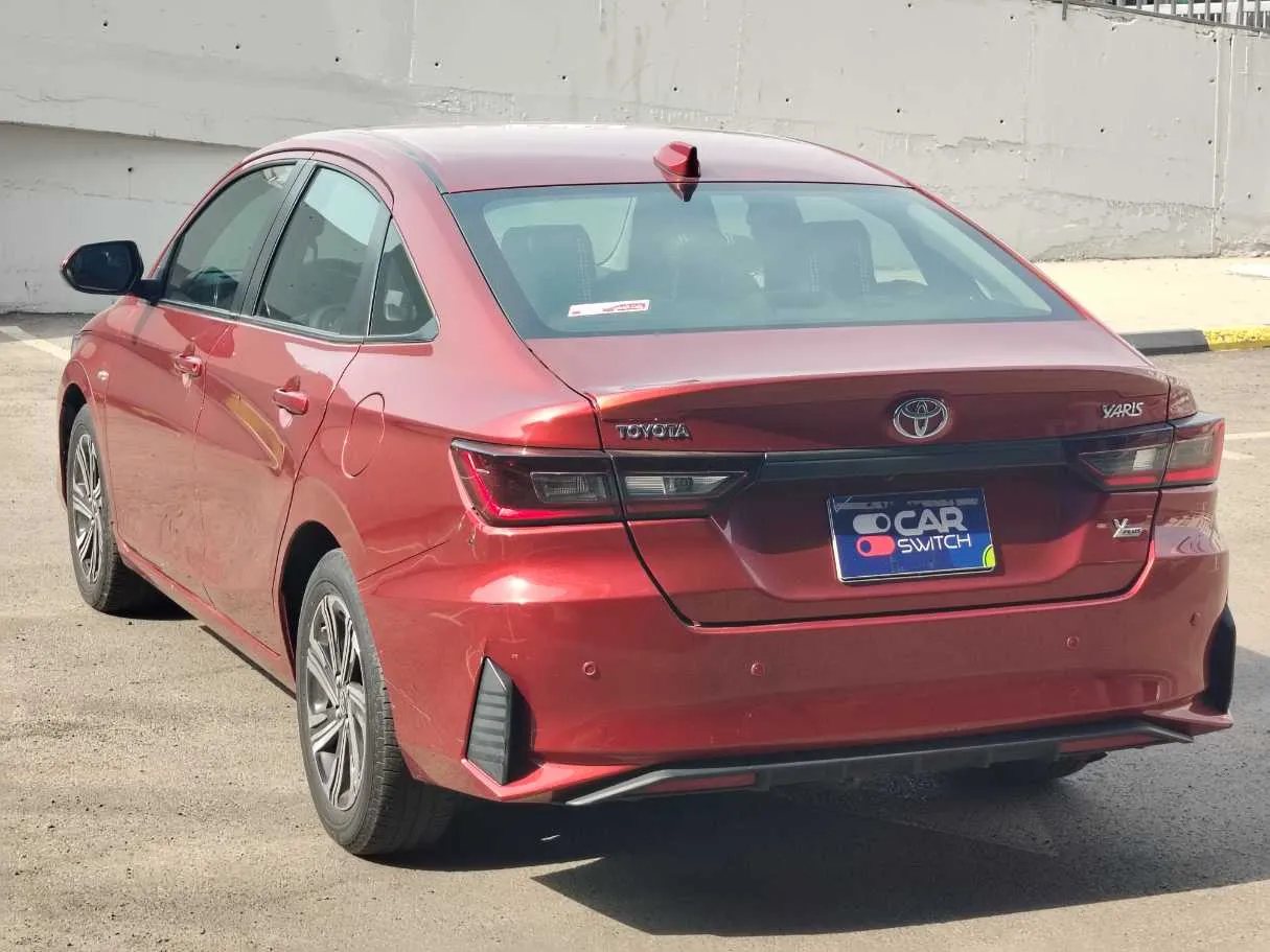 Car image 7