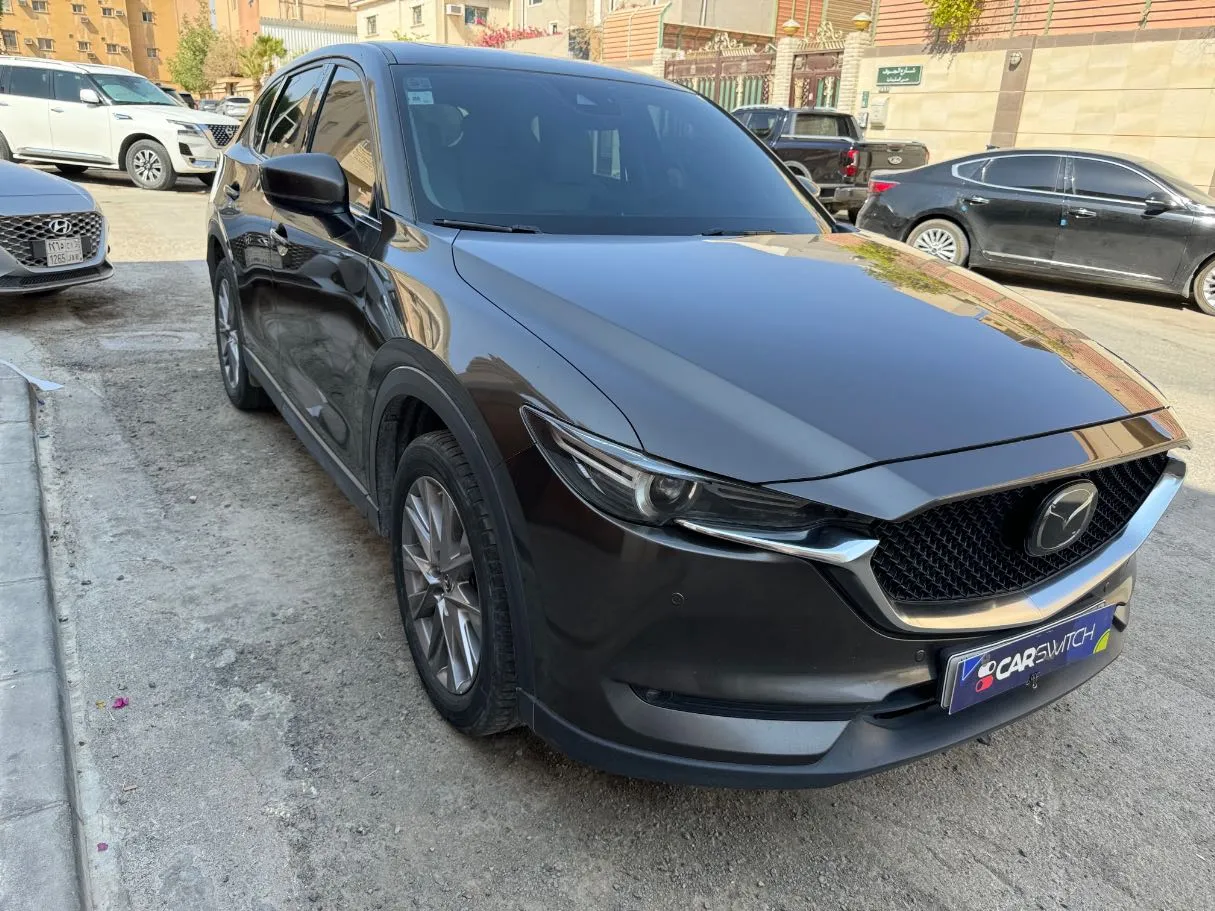 Car image 3