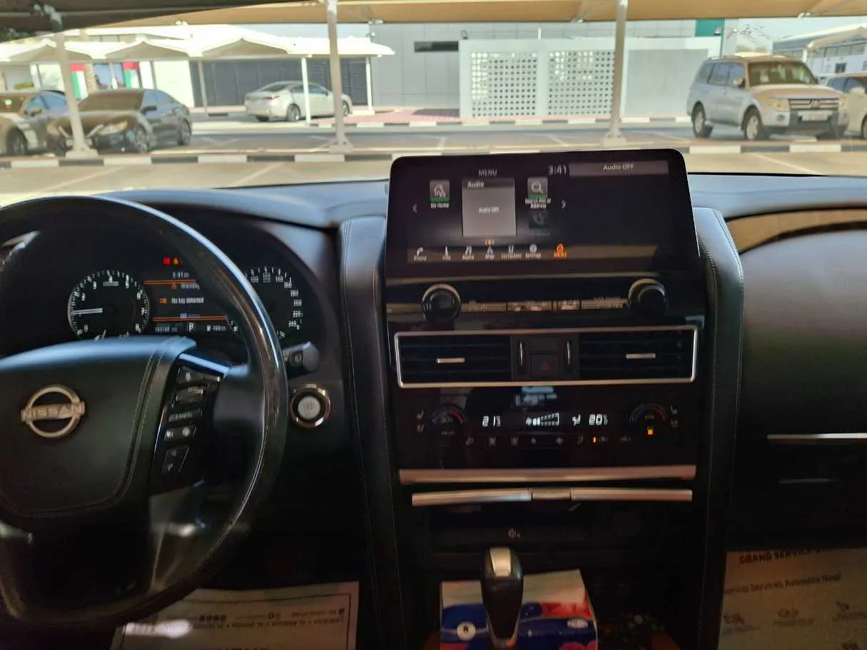 Car image 16