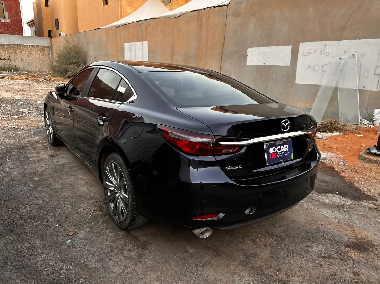 Car image 7